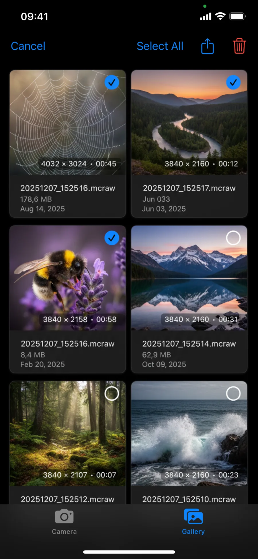 RAW Cam gallery view listing recorded MCRAW files with resolution and duration